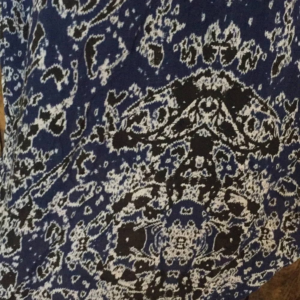 Velvet by Graham & Spencer patterned blouse!
